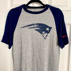 New England Patriots NFL Football NIKE Team Apparel T-Shirt- Size Small